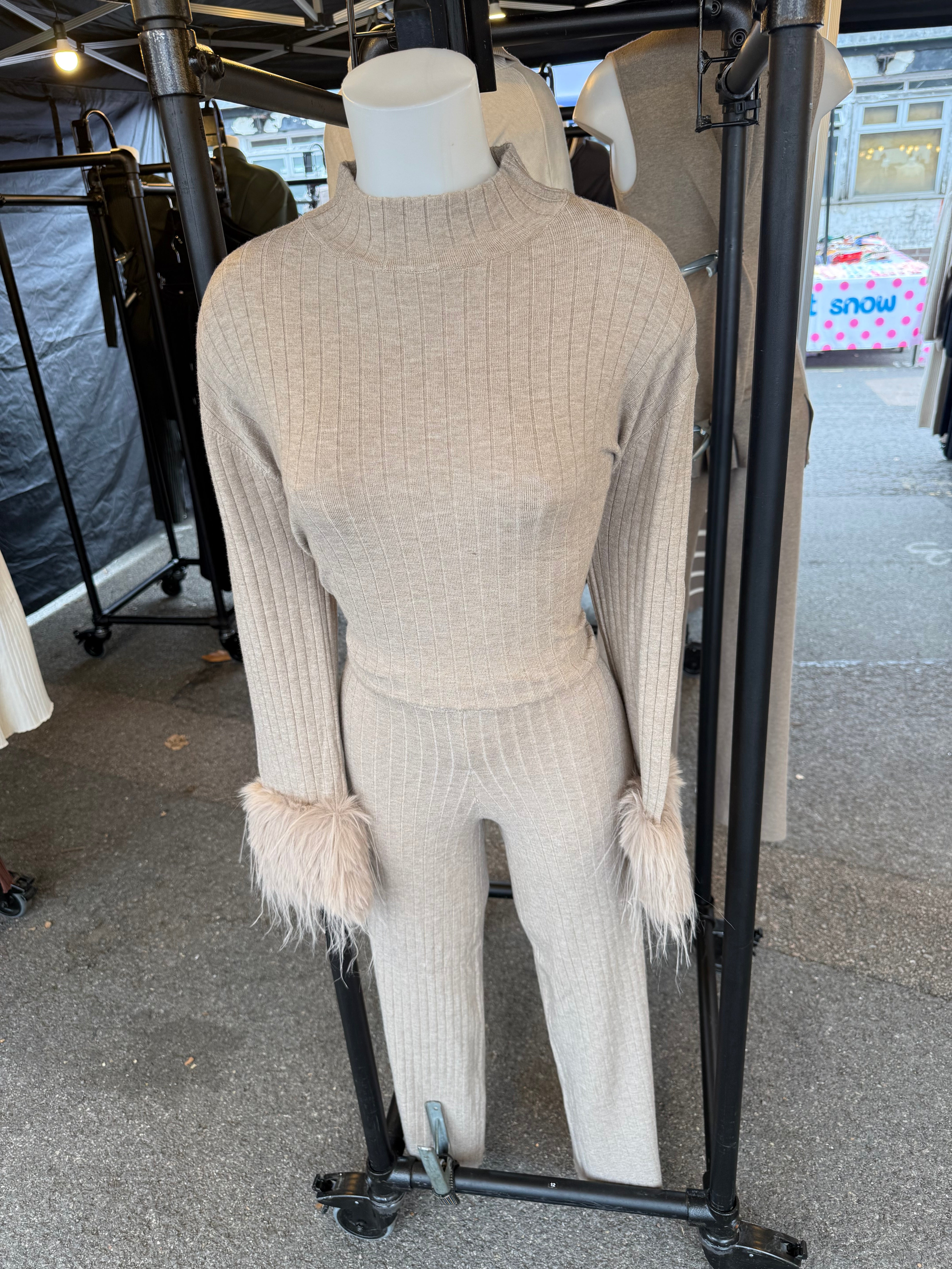 THE ARIA SET IN GREY