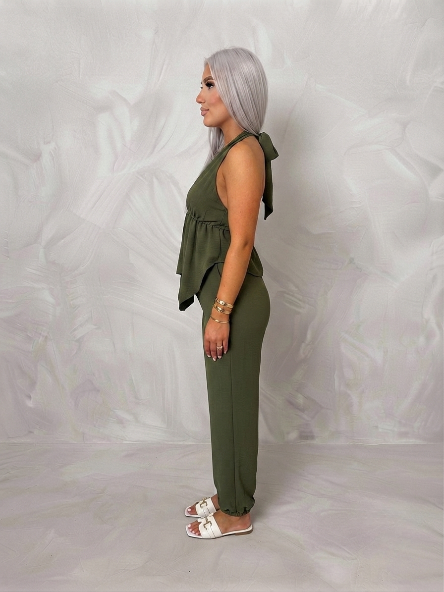AUDREY IN KHAKI