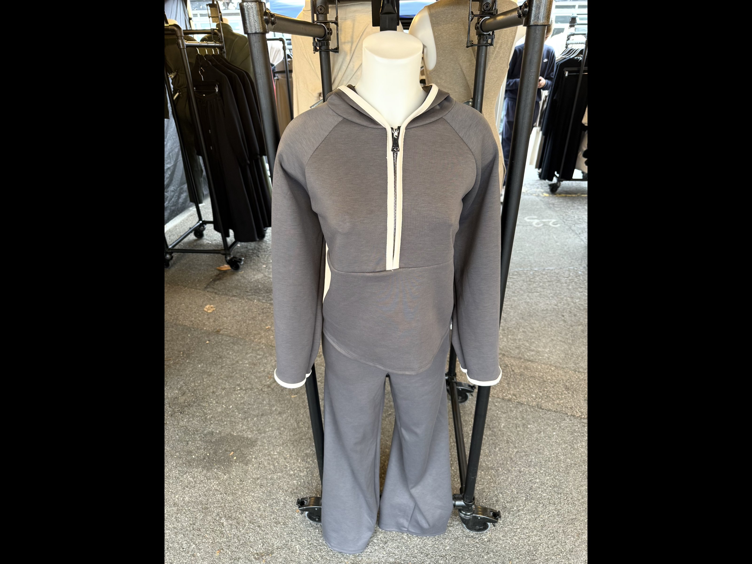 THE ELENA SET IN TAUPE