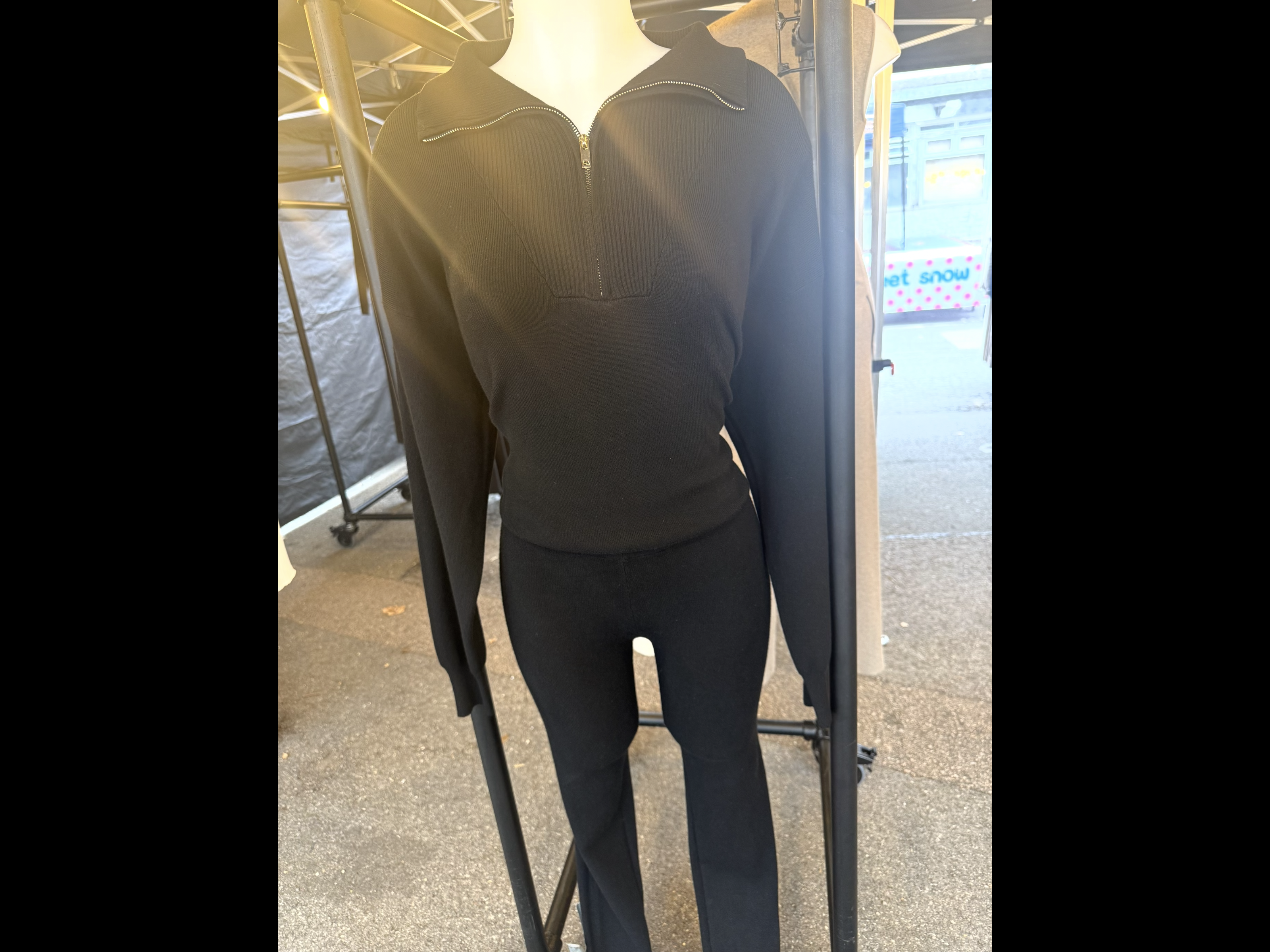 THE ISLAH SET IN GREY