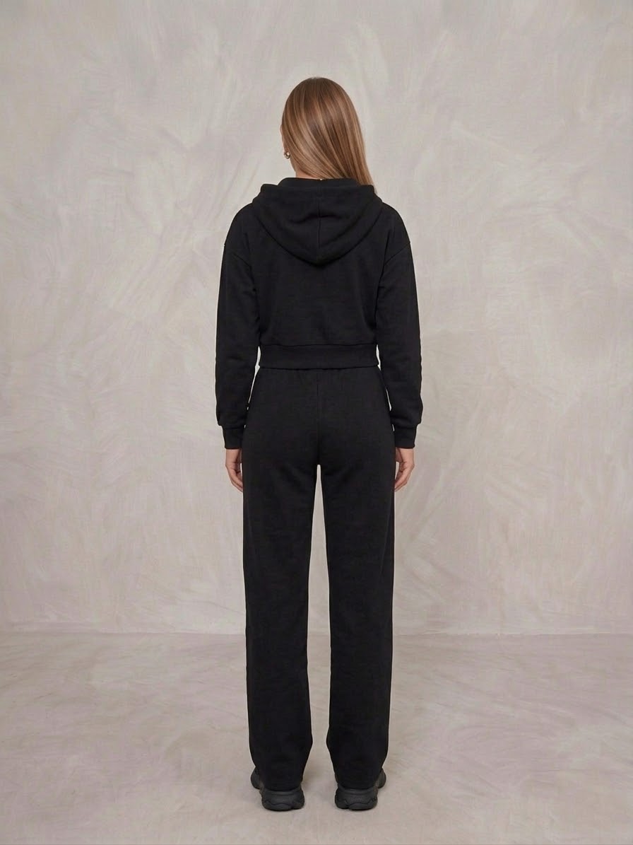 CHARLOTTE IN EBONY