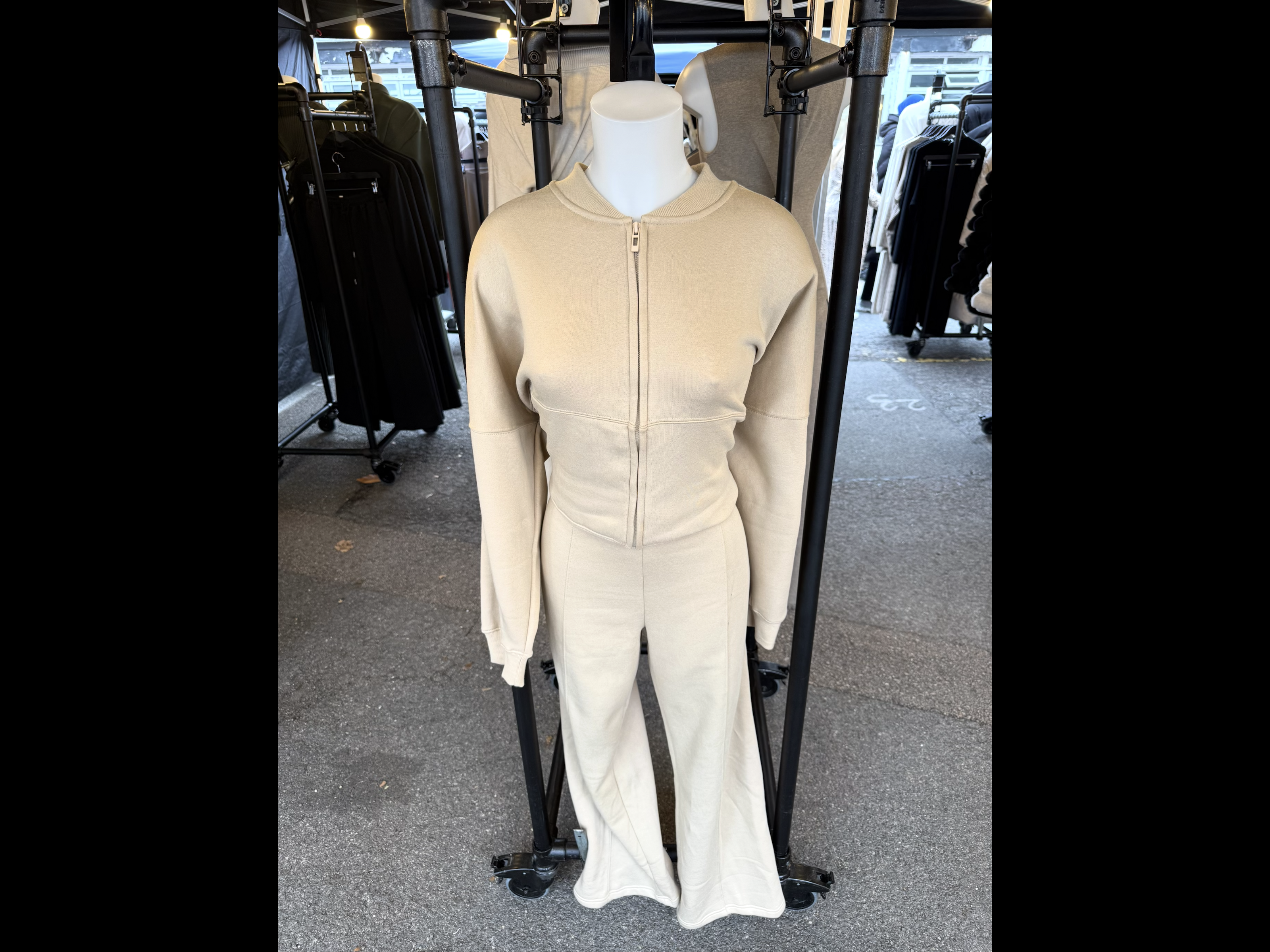 THE NOVA SET IN BEIGE