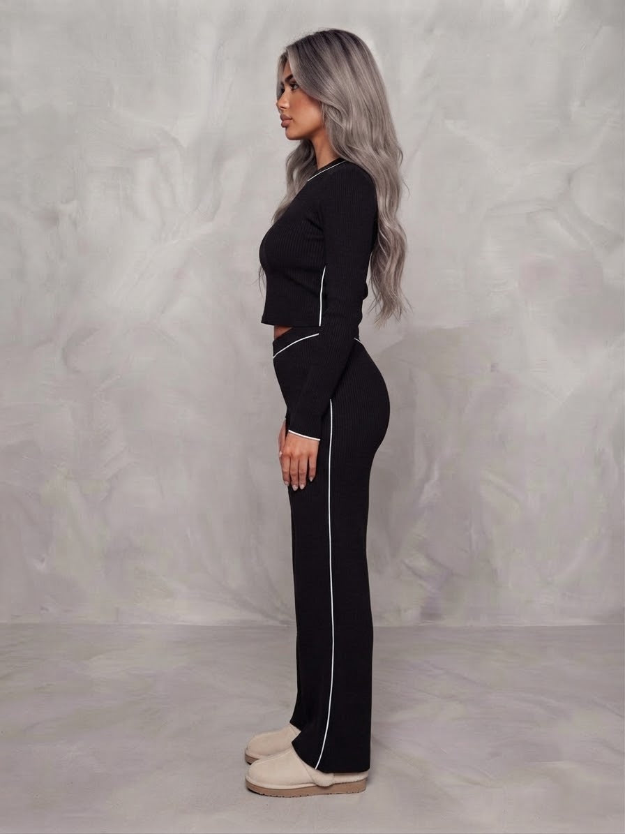 OLIVIA IN EBONY