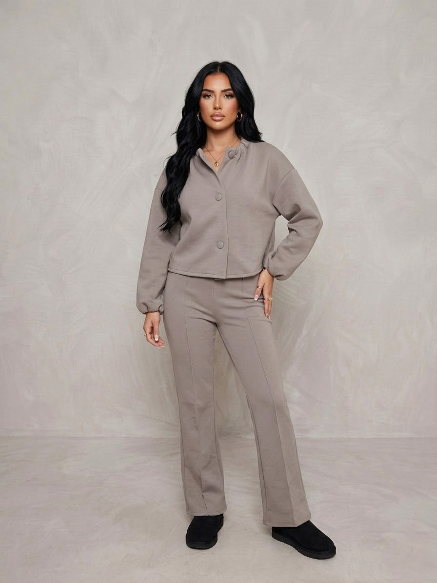 PRESLEY IN TAUPE